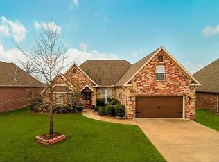 1720 W Cunningham Ave, Rogers, AR 72758