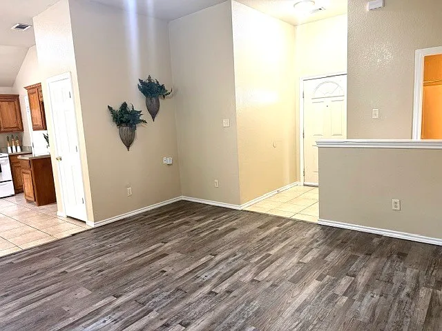 4905 Brianhill Dr — Photo 12