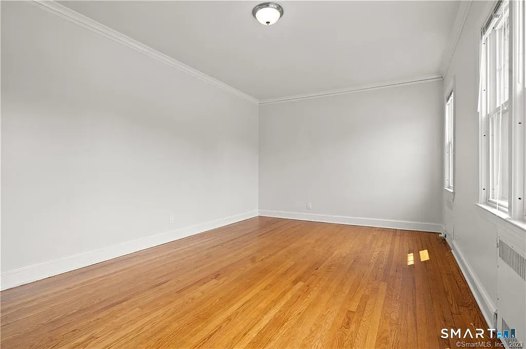 684 Farmington Ave — Photo 4