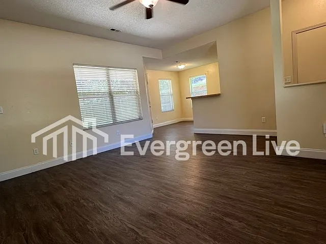 105 Viola Ct — Photo 4