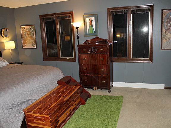 Master Bedroom to 4 Picture Windows