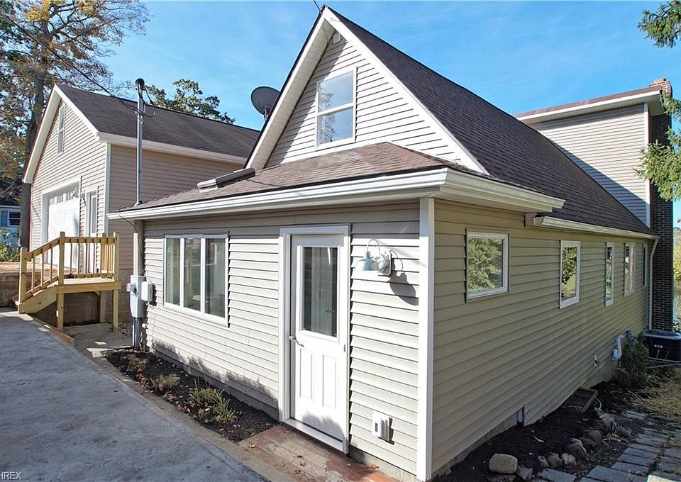 1st image of 15442 Lake Shore Dr