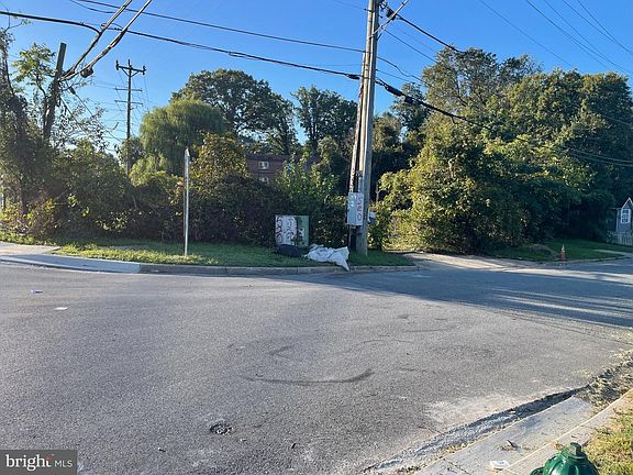 4th image of 5211 Marlboro Pike