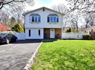 59 Terapin St, Mastic, NY 11950
