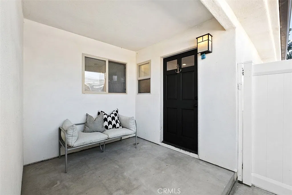 2 bed, 1164 sqft, $4,500 — Photo 3
