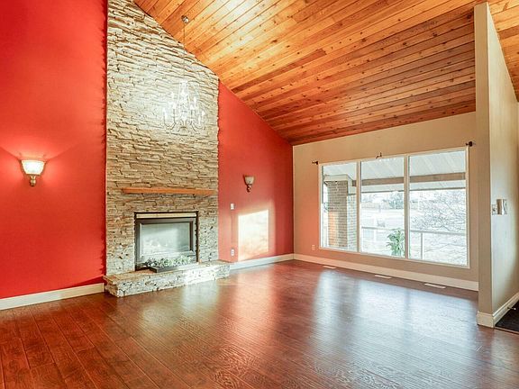 2nd image of 8504 39a Ave NW