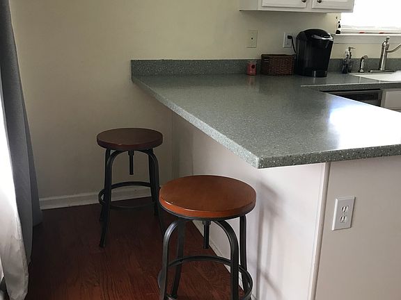 5th image of 414 Shoally Brook Dr
