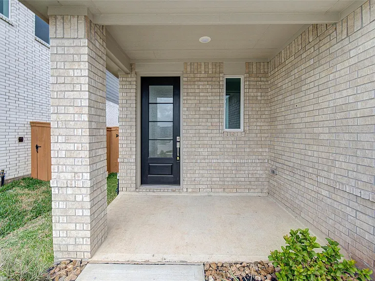 1047 Blue Stone Dr — Photo 3