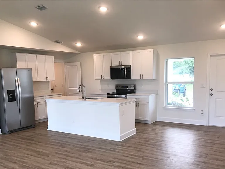 1706 NW 5th St — Photo 5