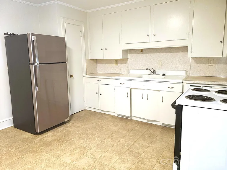 2245 Crescent Ave #1 — Photo 2