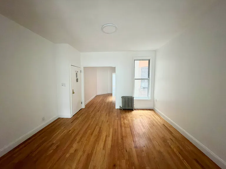 34-44 43rd St #2L — Photo 4