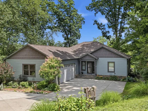 7352 Hallridge Dr NE, Belding, MI 48809
