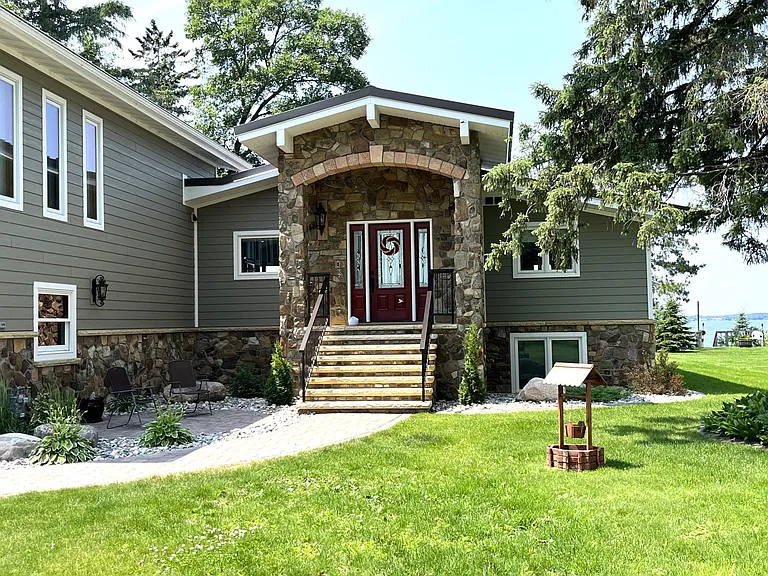4329 Waville Rd NE — Photo 1