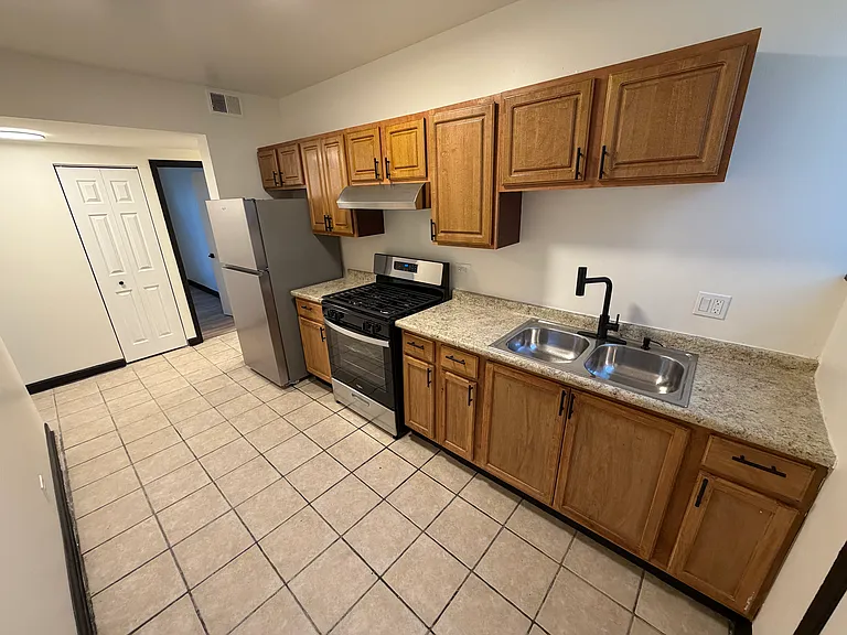 5629 W Washington Blvd — Photo 11
