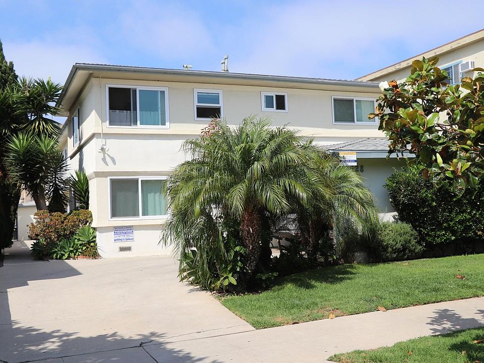 Outside of 1528 10th Street, Santa Monica