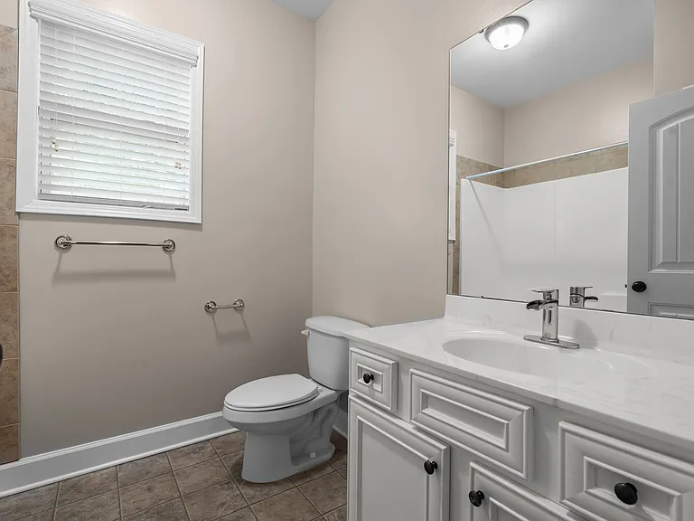 133 Lockwood Dr — Photo 20