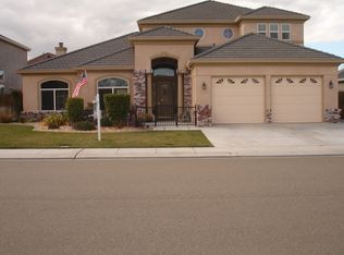 935 Sweet Pea Ln, Manteca, CA 95336