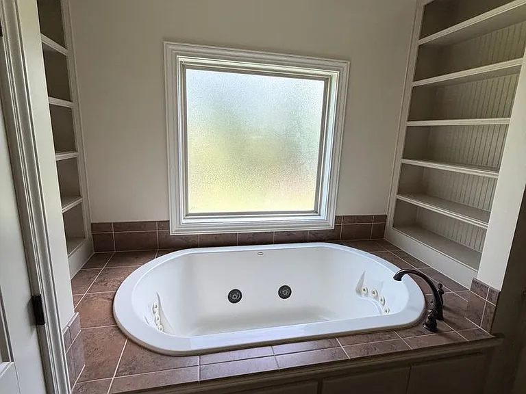 635 Walton Way Dr — Photo 30