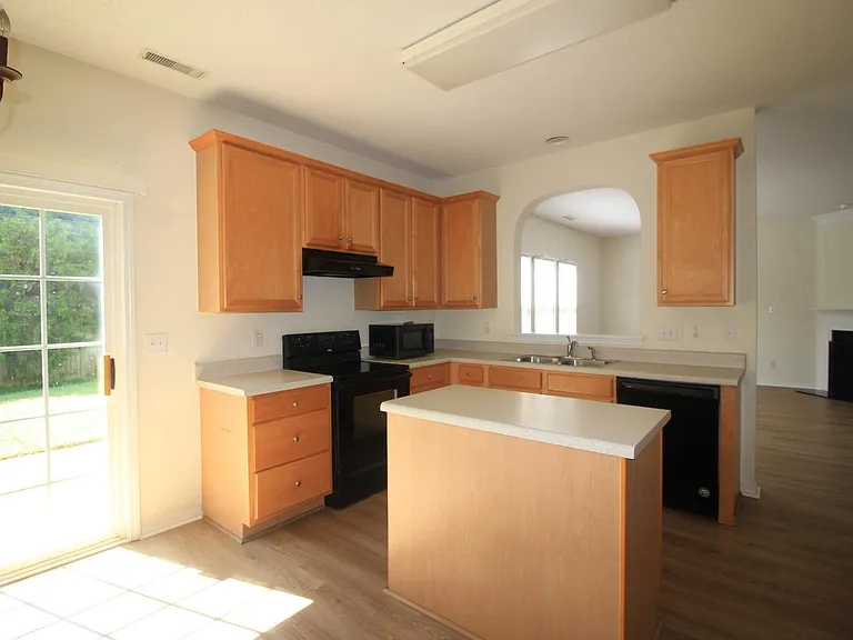 8439 Haines Creek Ln — Photo 5