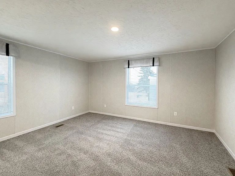 29800 Guilford Cir #253 — Photo 23