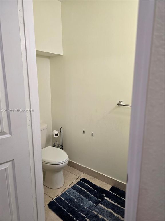 146 SW 7th Ct, photo 4
