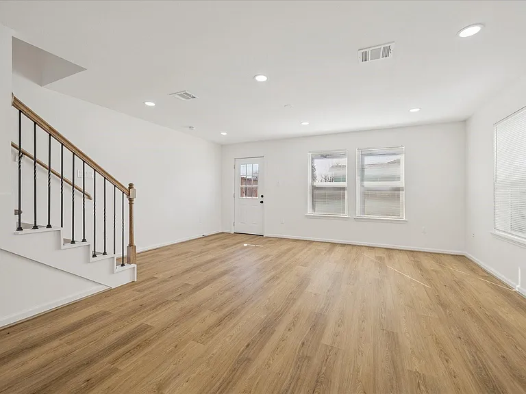 9913 Porto Rico Rd #B — Photo 3