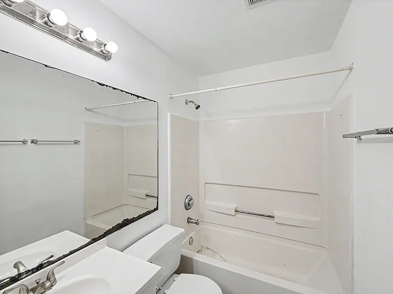 9535 University Terrace Dr #B — Photo 4