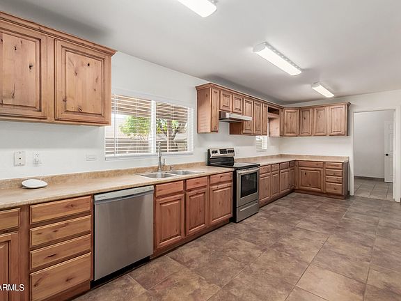 5th image of 6209 W SUNNYSIDE Drive