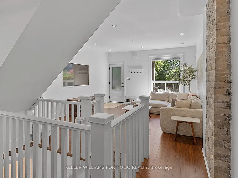 28 Tiverton Ave — Photo 9