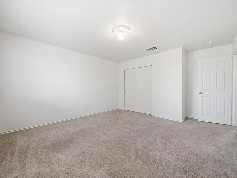 104 Carol Ave — Photo 22