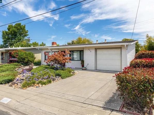 279 Calais Dr, Pinole, CA 94564
