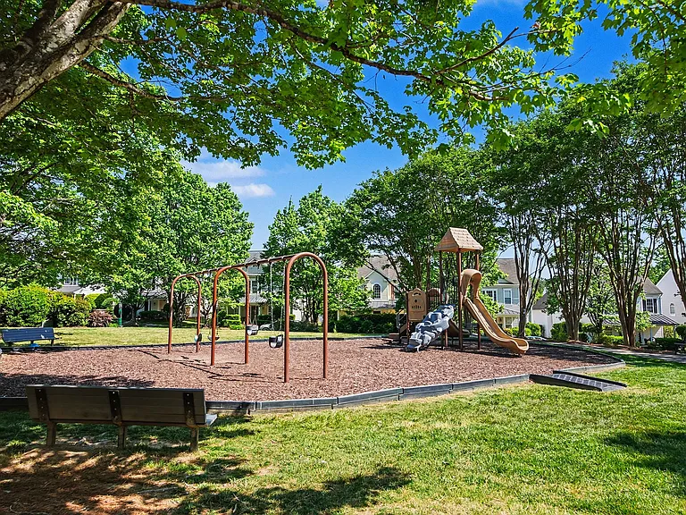15658 King Louis Ct — Photo 27