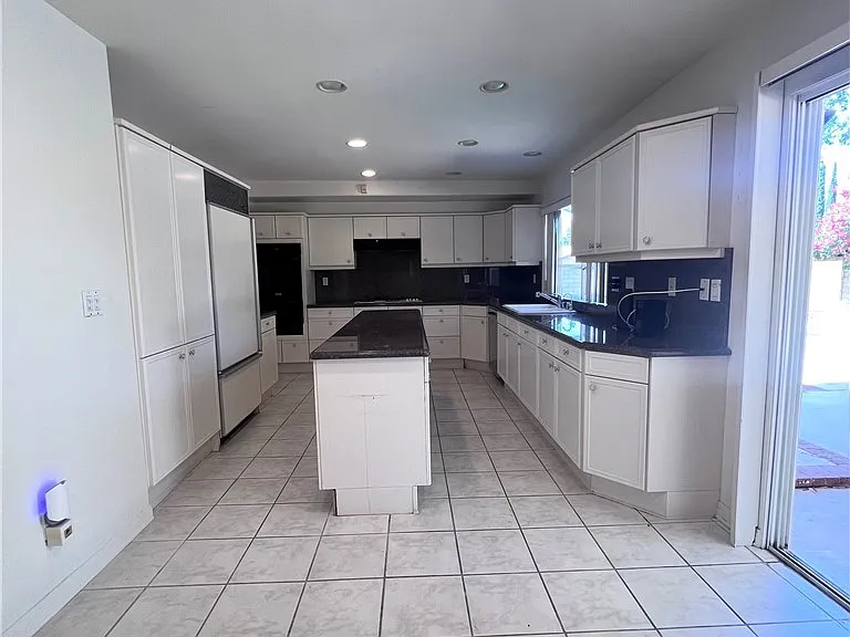 10209 Oakdale Ave — Photo 11
