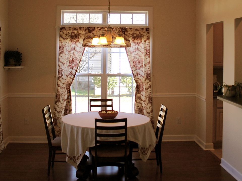 Formal Dinning Room