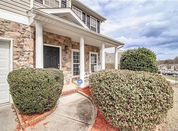 3rd image of 5005 Newport Landing Way