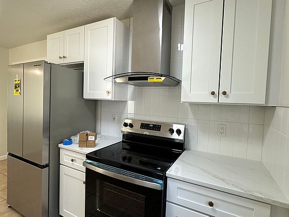 2nd image of 617 Madison St NE APT A