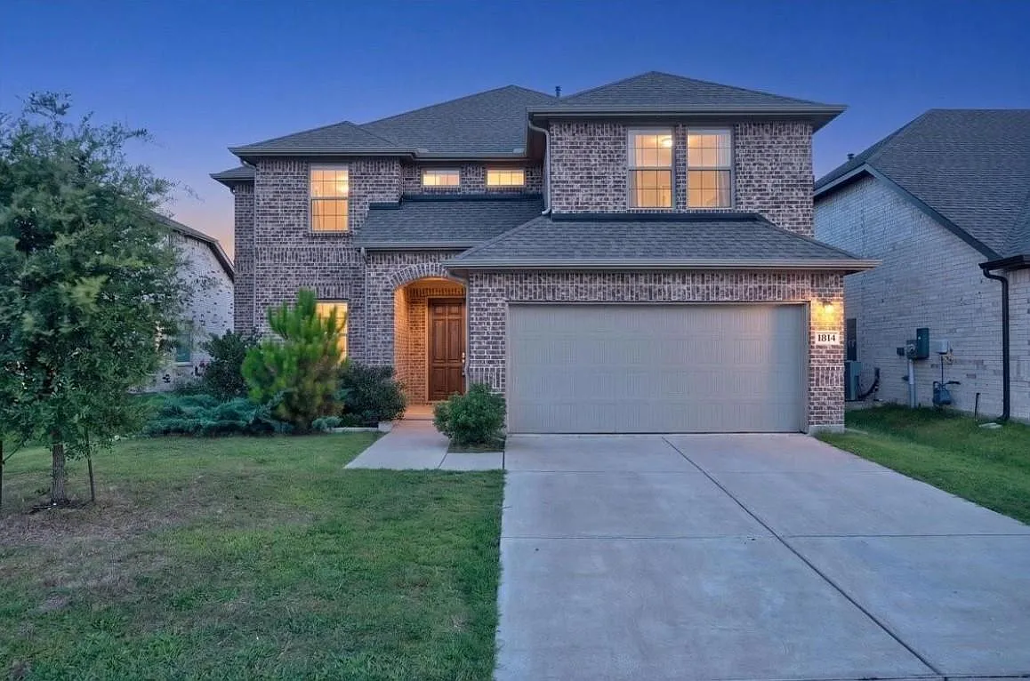 4 bed, 2707 sqft, $3,000 — Photo 1
