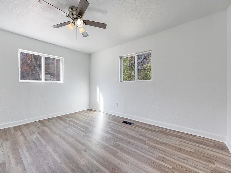 381 Hiland Acres Cir — Photo 16