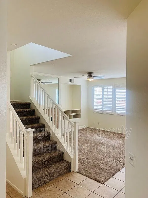 3 bed, 3.0 bath, 1532 sqft, $3,100 — Photo 2