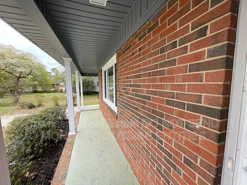 3 bed, 2.0 bath, 1500 sqft, $1,445 — Photo 2