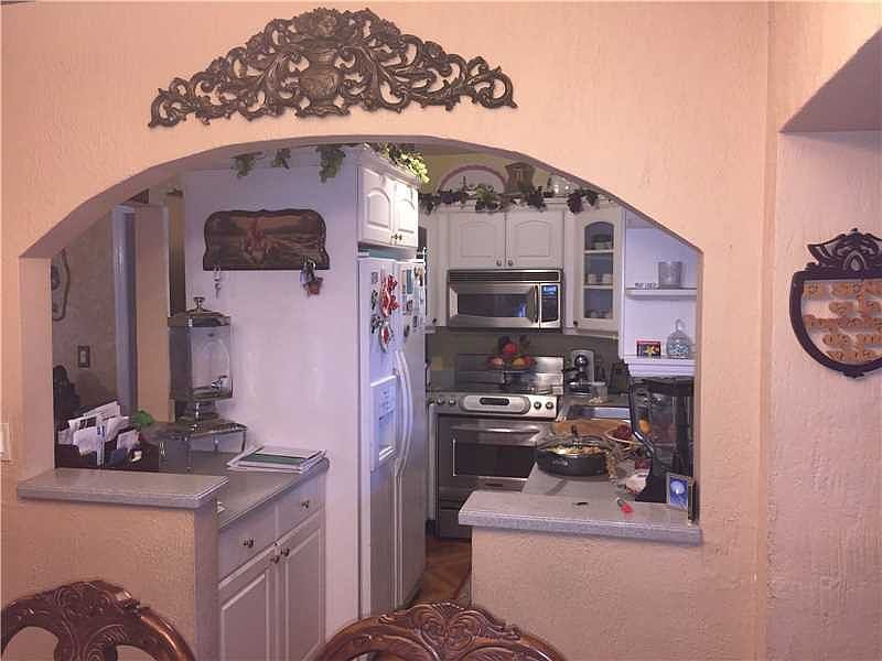 2nd image of 1570 NE 171st St