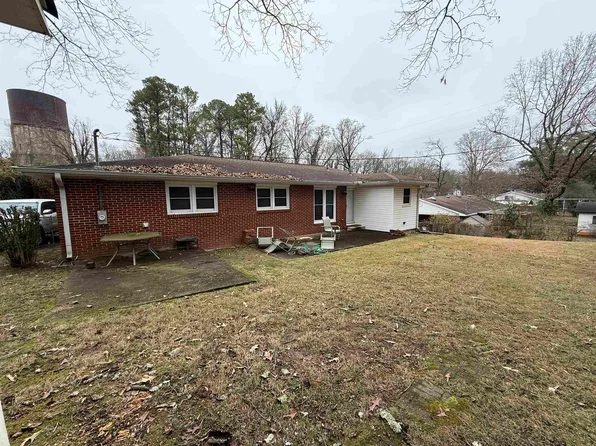 407 Seymore Ave, Florence, AL 35630