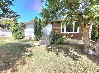 902 Albert STREET, Moose Jaw, SK S6H 2X9