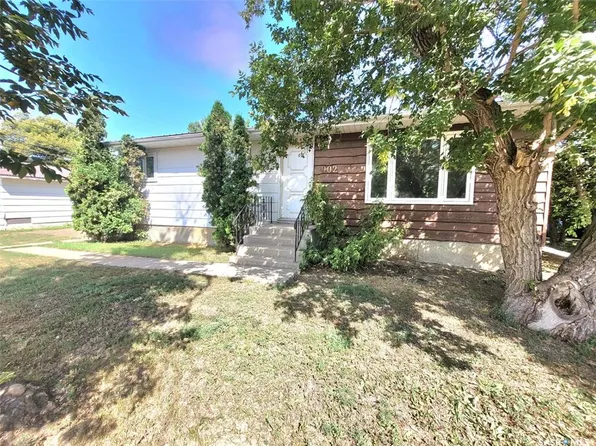 902 Albert STREET, Moose Jaw, SK S6H 2X9