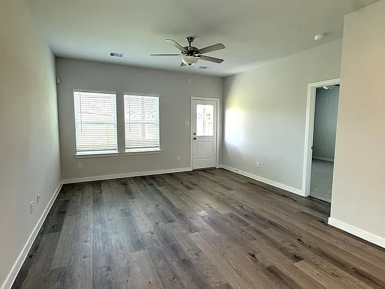 4018 Windy Whisper Dr — Photo 8
