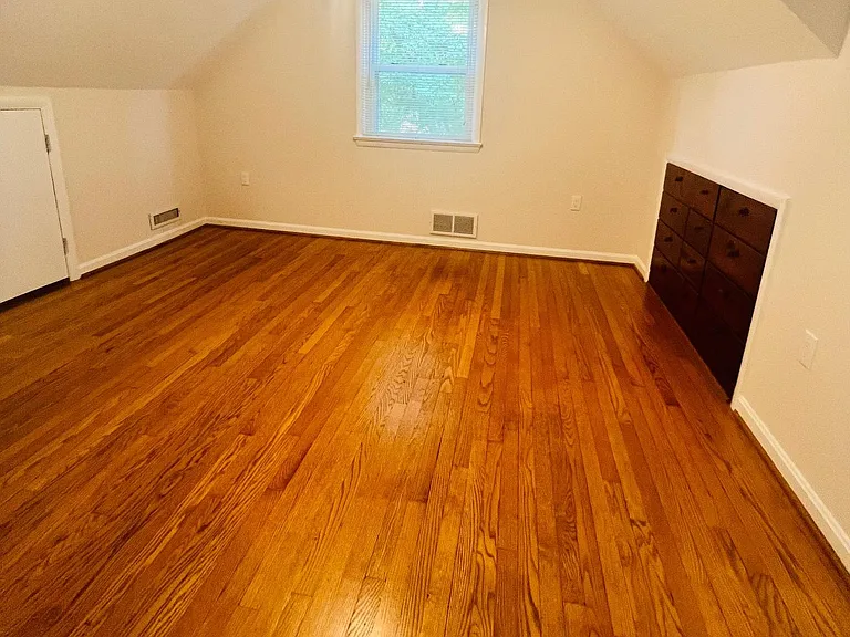407 Anderson Ave — Photo 17
