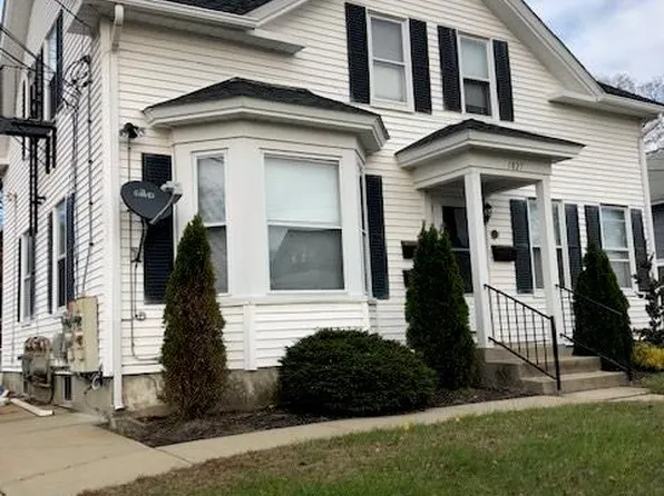 1027 Toll Gate Rd, Warwick, RI 02886