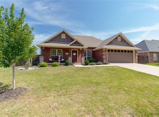 1670 Cavalry Ln, Prairie Grove, AR 72753