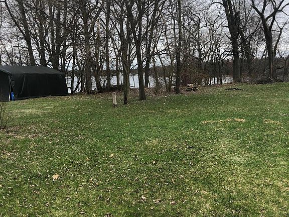 3rd image of 2987 Morton Ave #1