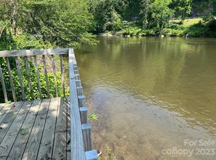 4 Hornet Dr, Whittier, NC 28789